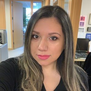 Meet your Posher, Ana